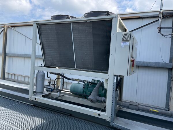 Aufnahme von einem Verflüssigersatz 200 kW für Hochhaus Klimatisierung